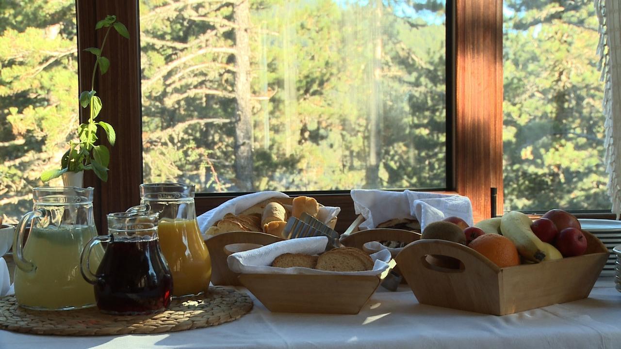 Valia Calda Hotel Perivoli  Ruang foto