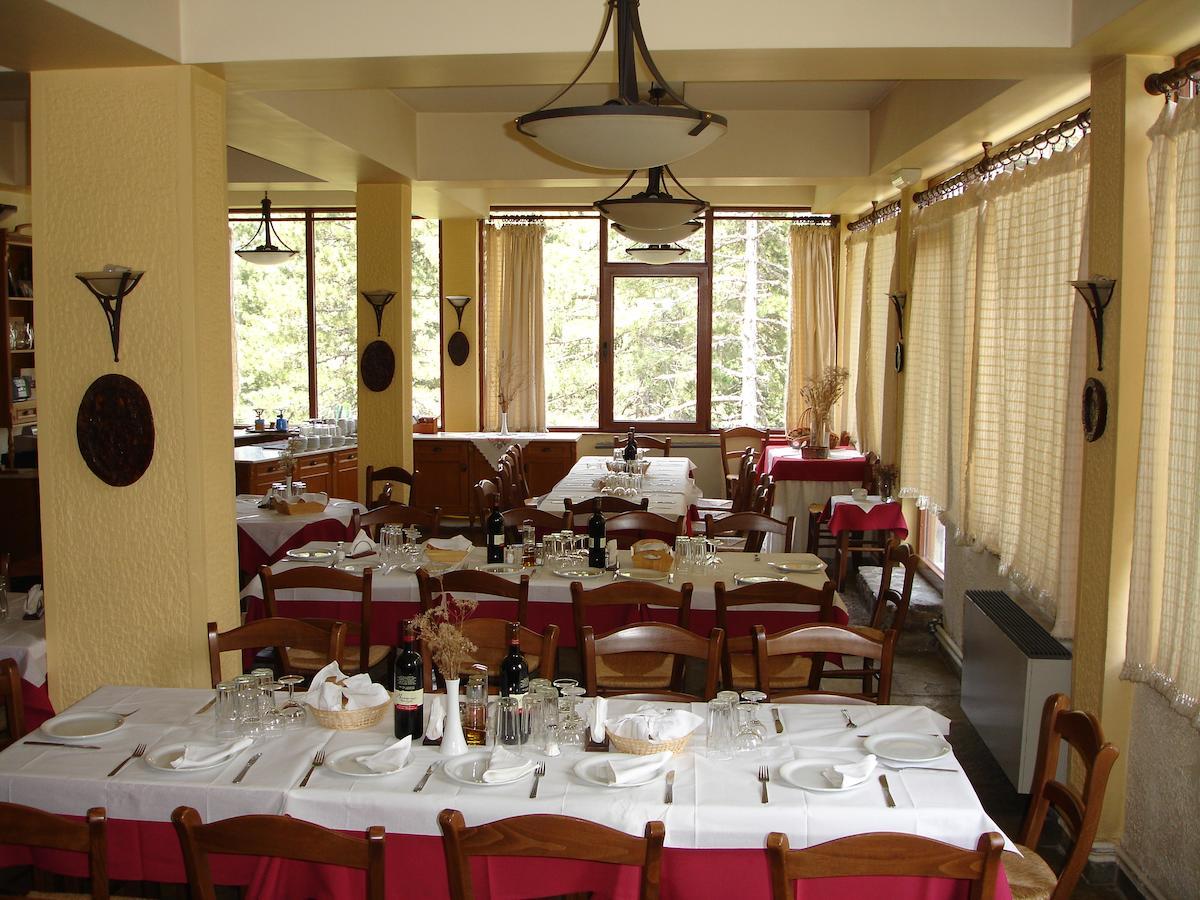 Valia Calda Hotel Perivoli  Bagian luar foto
