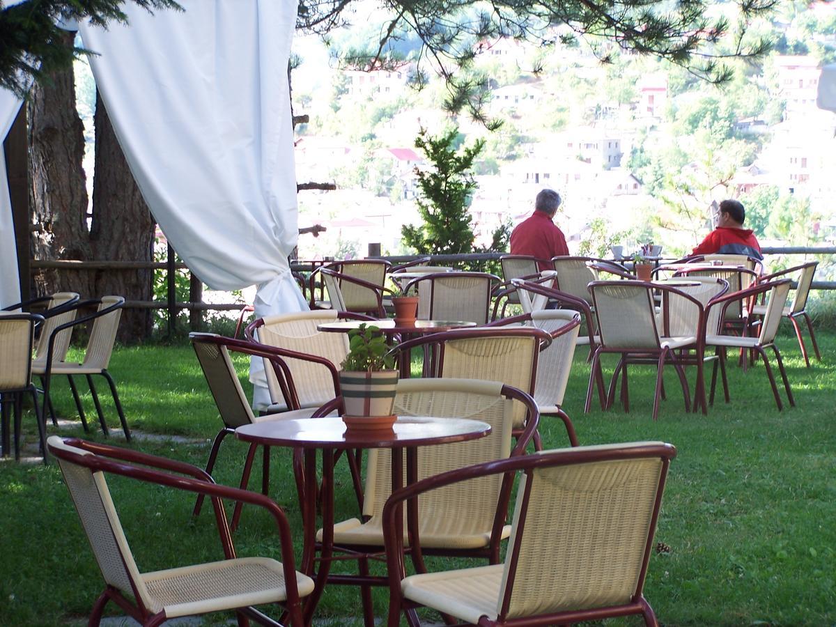 Valia Calda Hotel Perivoli  Bagian luar foto