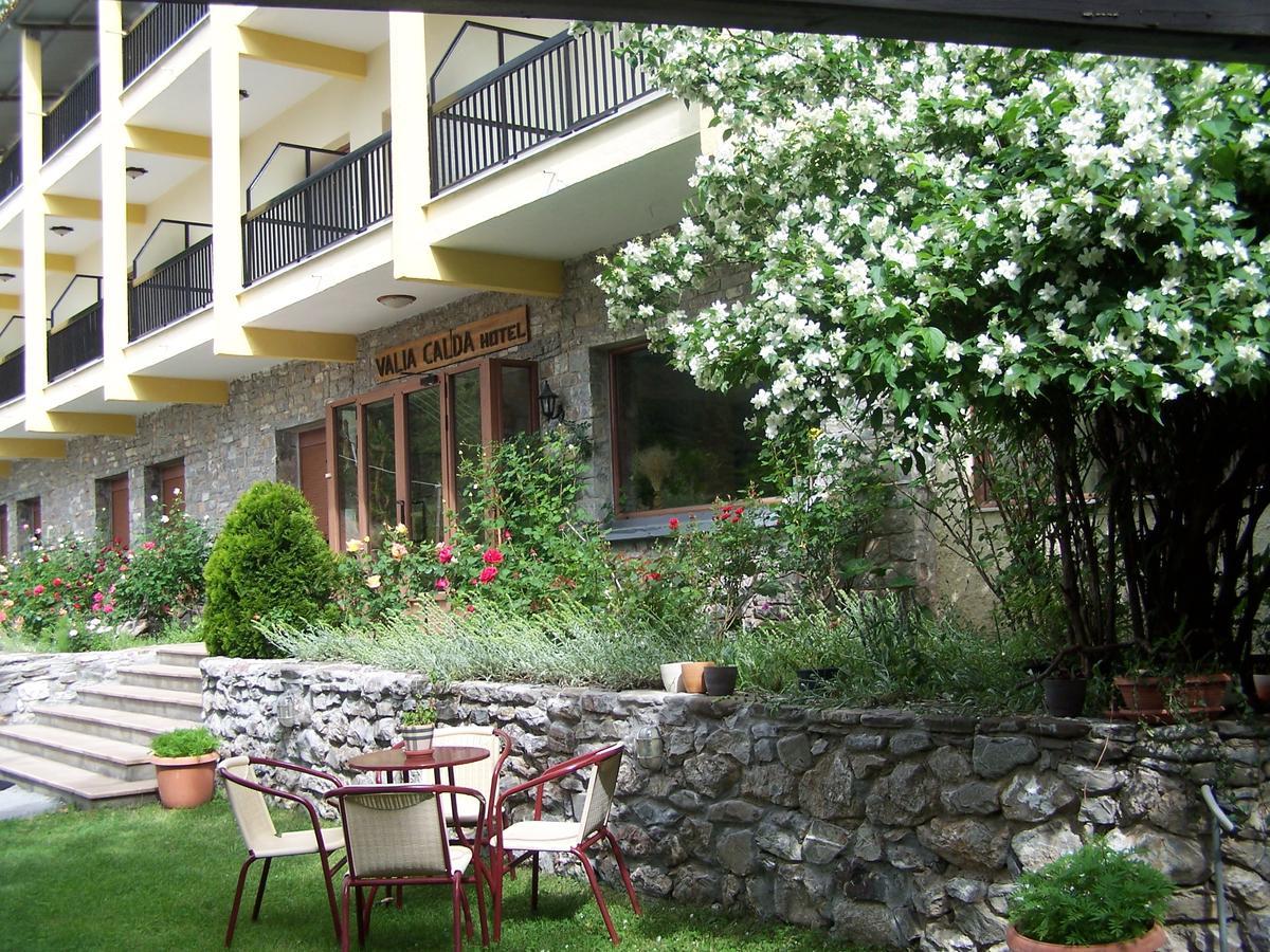 Valia Calda Hotel Perivoli  Bagian luar foto